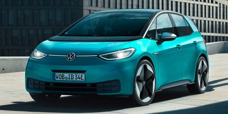 Мировая пресса: «Как будто красили из баллончика». Немецкие журналисты опубликовали разгромный обзор электрокара Volkswagen ID.3