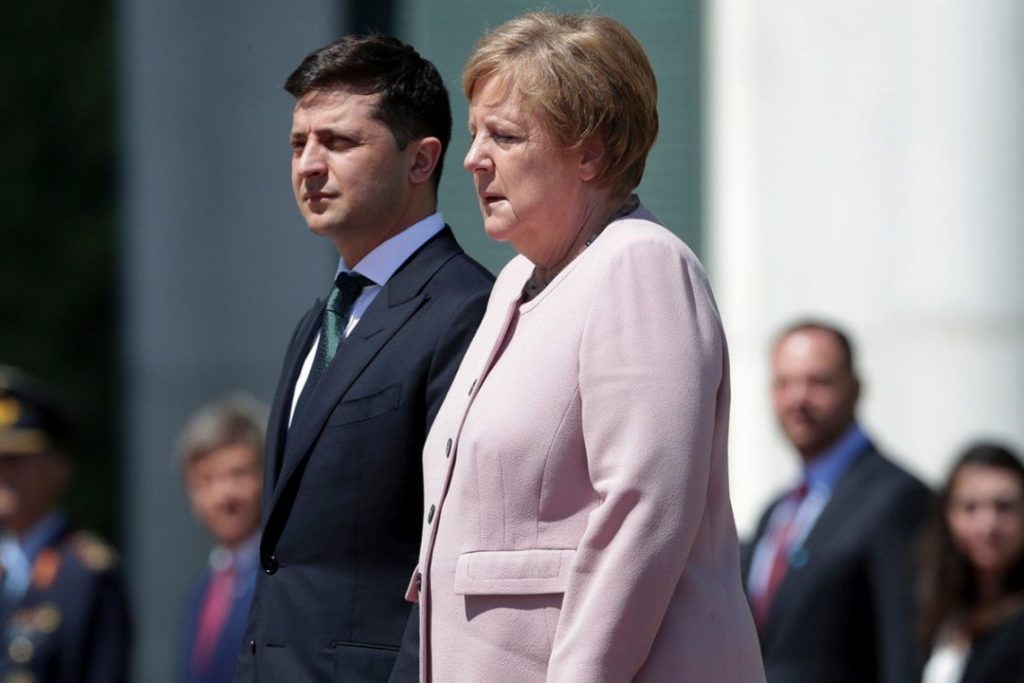 Мировая пресса: Обострение ситуации на Донбассе: Зеленский провел разговор с Меркель