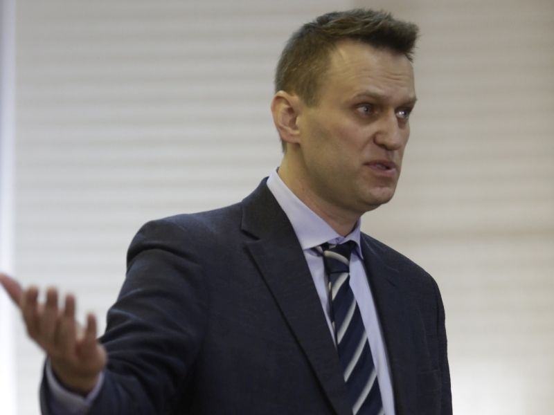 Мировая пресса: Одна из сопровождавших Навального улетела в Германию, не дав полиции разъяснений