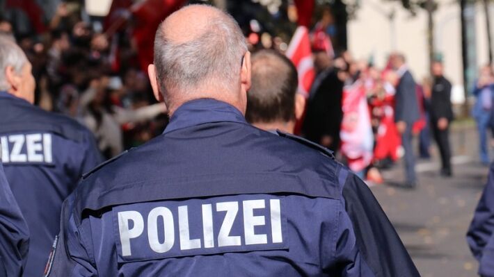 Мировая пресса: Полиция Германии встала на сторону Гитлера из-за политики Меркель
