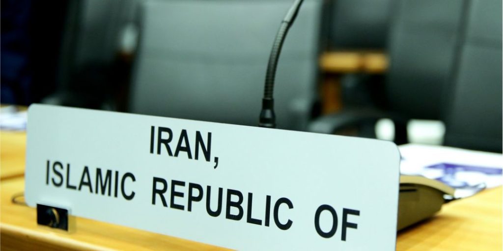 Мировая пресса: Несмотря на волю США. Германия, Франция и Великобритания сообщили, что санкции против Ирана восстановлены не будут