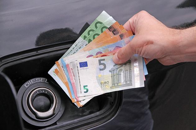 Деньги: Германия повышает транспортный налог: что это значит для водителей