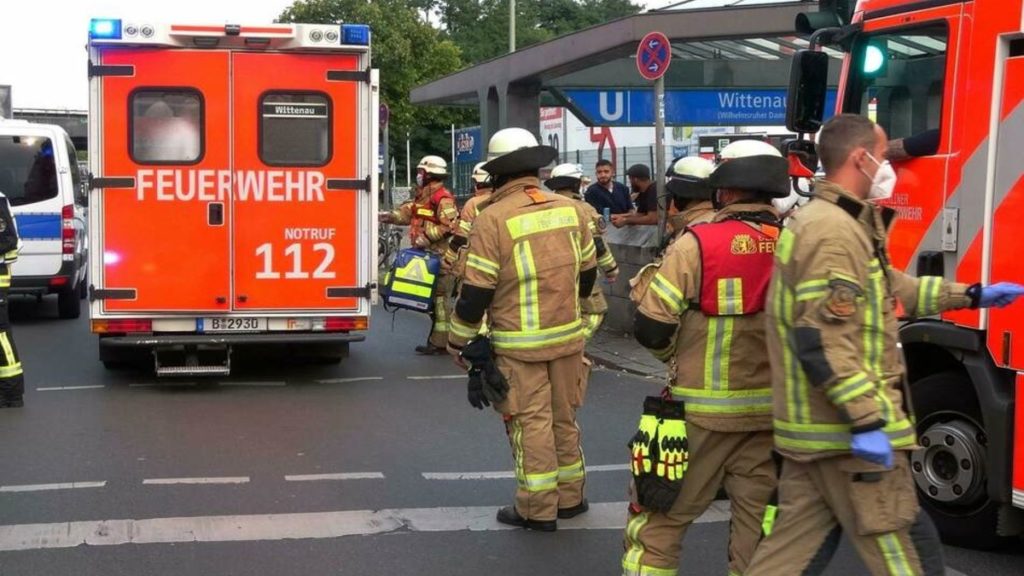 Происшествия: Берлин: малолетнюю девочку зажало дверью в метро и протянуло несколько десятков метров