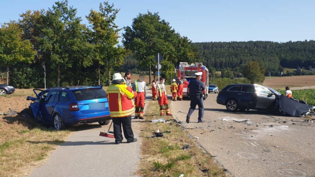Происшествия: С 2,4 промилле в крови и малолетними детьми в салоне: в Баварии водитель устроил тяжелое ДТП