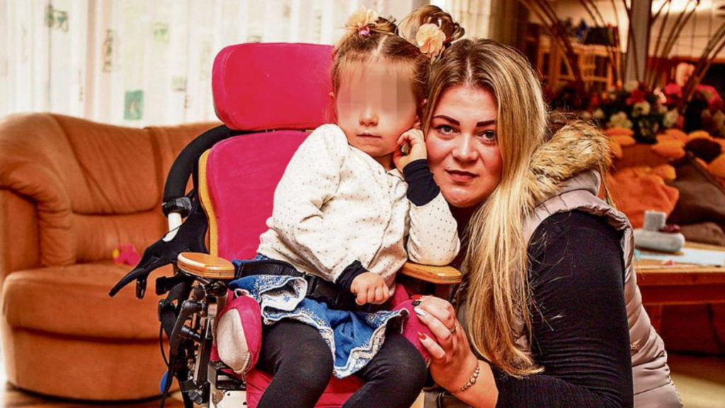 Происшествия: Бавария: пара пенсионеров напала на мать ребенка-инвалида