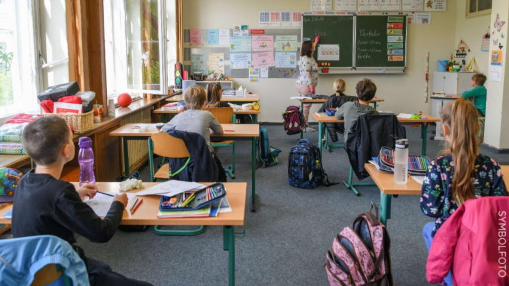 Общество: Нижняя Саксония: девятилетнего мальчика исключили из школы за то, что он не носит защитную маску
