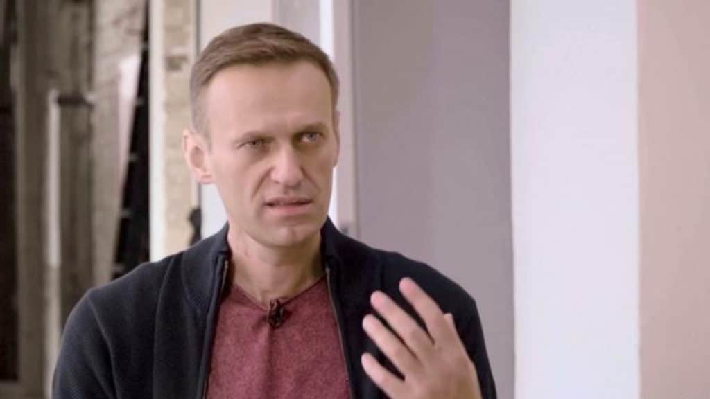Политика: Навальный рассказал о том, кто за него заплатил
