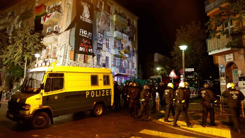 Происшествия: Беспорядки в Берлине: среди демонстрантов дети