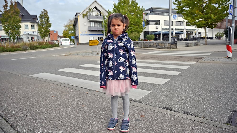 Происшествия: Схватил девочку и бросил на проезжую часть: мужчина держит в страхе городок в Тюрингии