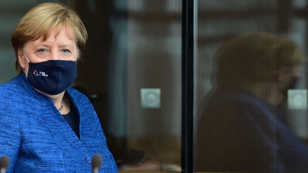 Политика: Меркель хочет вернуться к жесткому карантину, если через 10 дней не будет улучшений