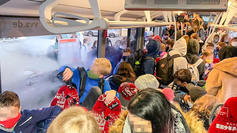 Общество: Переполненные автобусы: так выглядят коронавирусные ограничения в Штутгарте