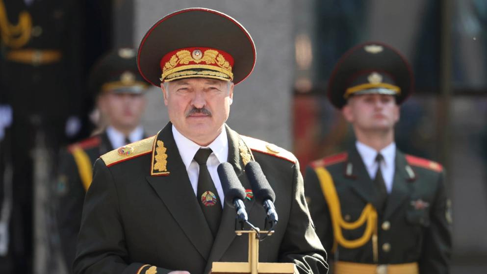 Политика: Эскалация в Беларуси: Лукашенко разрешил полиции стрелять в демонстрантов