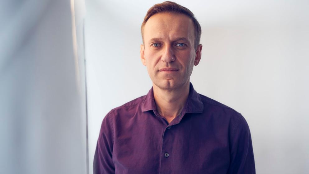 Политика: Навальный в интервью: «Бывший канцлер ФРГ стал мальчиком на побегушках Путина»
