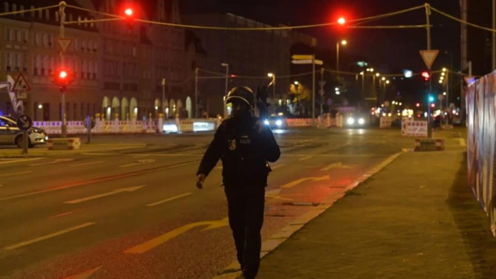 Общество: Тревога в Берлине: прохожие заметили на улице вооруженного мужчину