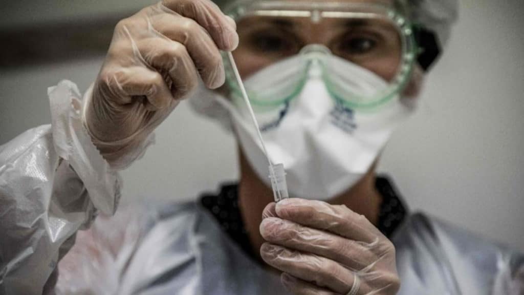 Общество: Актуальная статистика: коронавирусом в Германии сейчас болеет больше 60 000 человек
