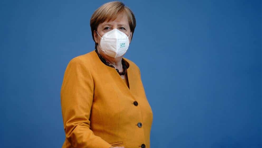 Политика: Встречи, школы и маски: Меркель планирует ужесточить карантинные правила