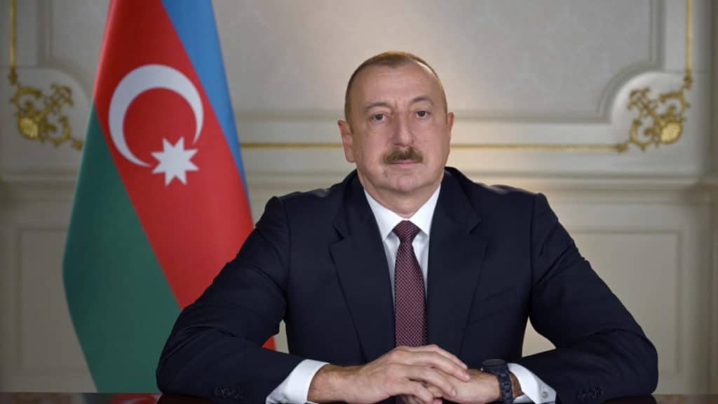 Отовсюду обо всем: Война за Карабах: Алиев потребовал, чтобы армяне готовили деньги
