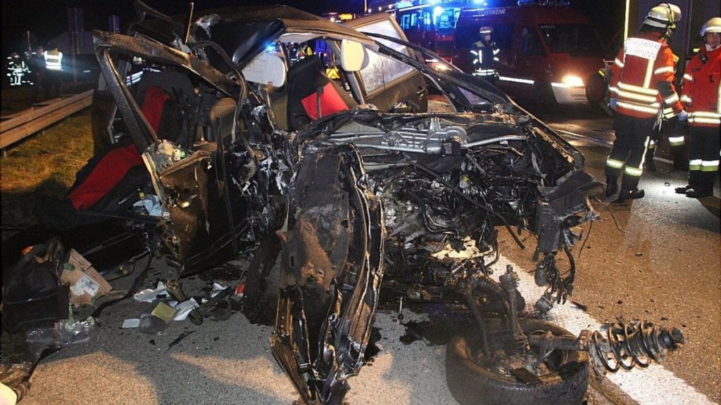Происшествия: Бавария: автомобили столкнулись лоб в лоб – все погибли
