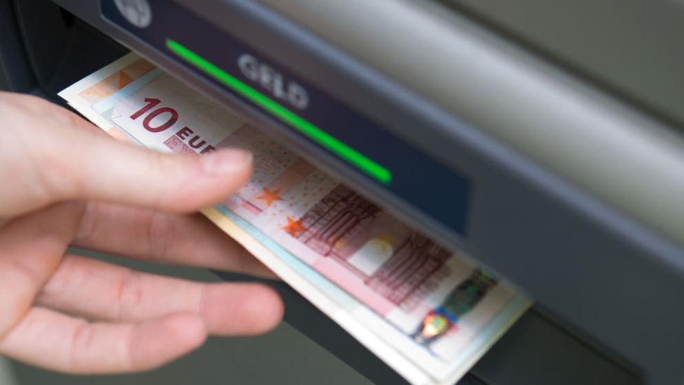 Деньги: На 50% и более: в Германии стремительно растет плата за услуги банков