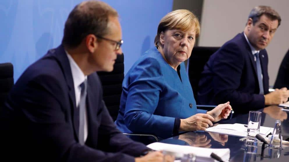 Политика: Меркель нарушила сразу несколько обещаний: немцы в ярости