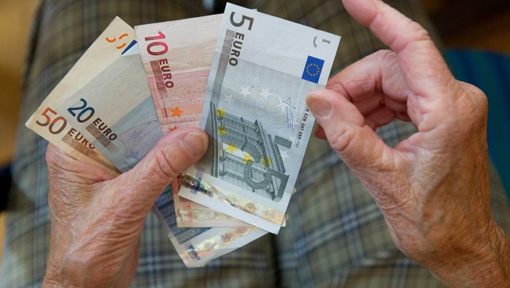 Деньги: Пособие, пенсия, заработная плата и налоги: что измениться в Германии с 2021 года
