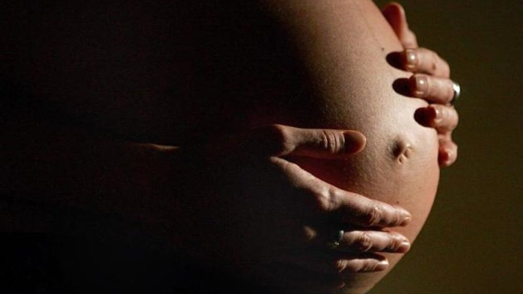 Отовсюду обо всем: Несколько клиник отказали беременной с Covid-19 – женщина умерла