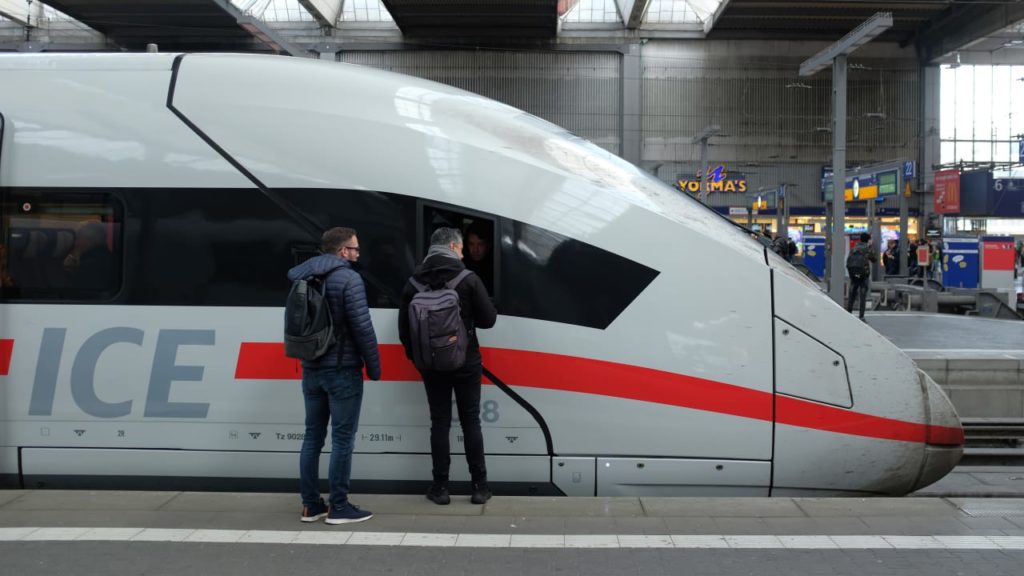 Общество: Deutsche Bahn набирает на работу украинцев