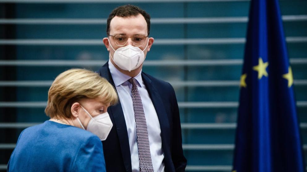 Политика: Абсурдное решение Меркель: Германия отказалась от 70 млн доз вакцины во вред себе