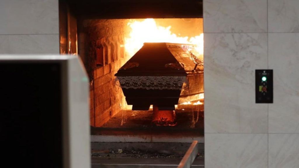 Общество: Чехия приостанавливает кремацию трупов из ФРГ