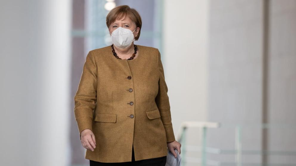 Политика: Ослабления локдауна не будет? Меркель говорит о третьей волне коронавируса