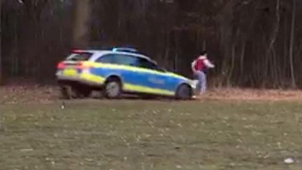 Происшествия: Мальчик лишь обнял друзей: возмутительная полицейская погоня в парке