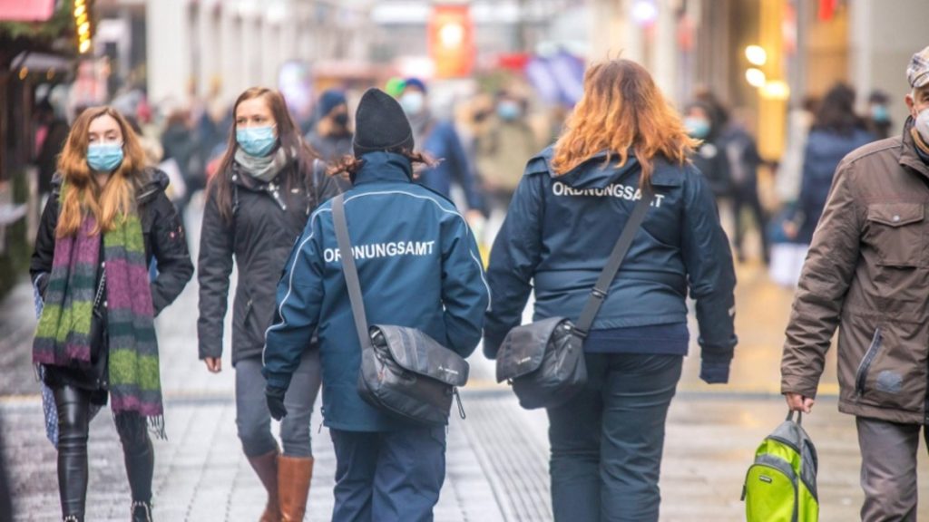 Общество: Нижняя Саксония: 17-летняя девушка не надела маску и получила необычный штраф