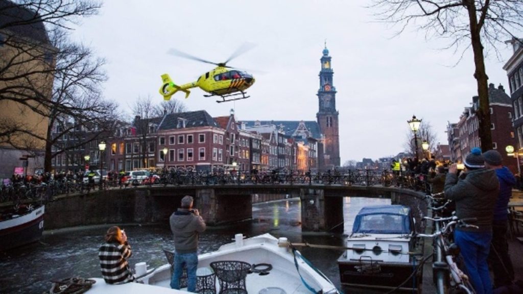 Общество: Нидерланды: автомобиль с семьей из Германии упал в канал – мать погибла