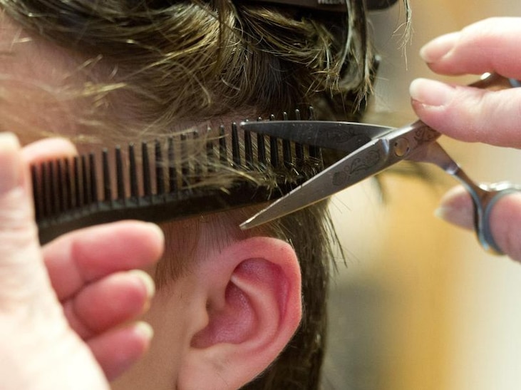 Общество: Запись, цены, маски: в Германии открываются парикмахерские, но для клиентов многое измениться