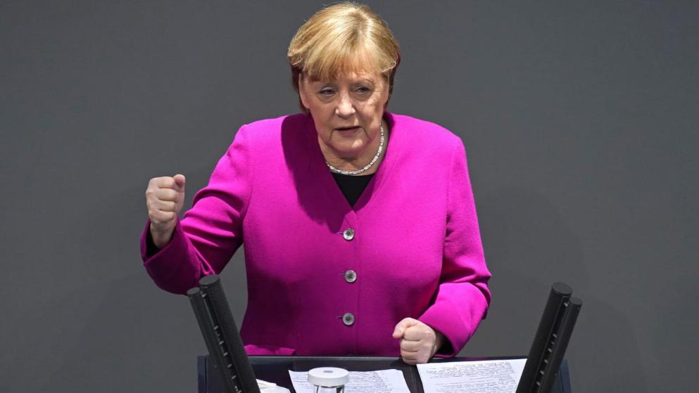Политика: Нового плана нет: хватит ли у Меркель сил справиться с коронакризисом?