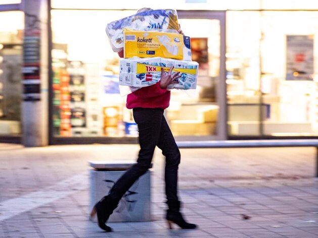 Общество: Туалетная бумага больше не в тренде: что покупают немцы во время пандемии
