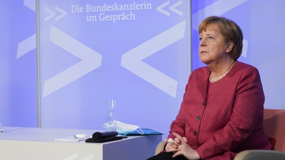 Политика: Новая тактика запугивания? Меркель представила новую формулу заболеваемости