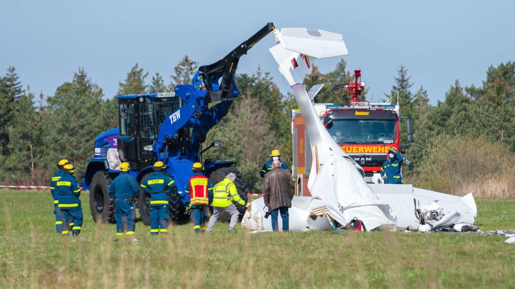 Происшествия: Авиакатастрофа в Баварии: трупы лежали в обломках самолета всю ночь