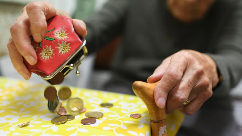 Деньги: Германия обсуждает повышение пенсий для бедных, потому что они умирают раньше