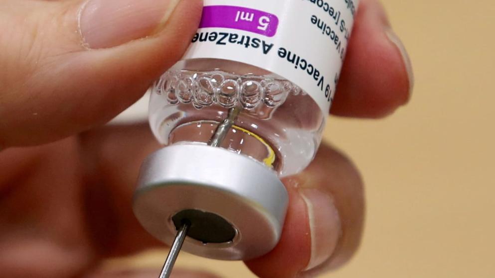 Общество: ЕС хочет отказаться от использования двух вакцин от коронавируса