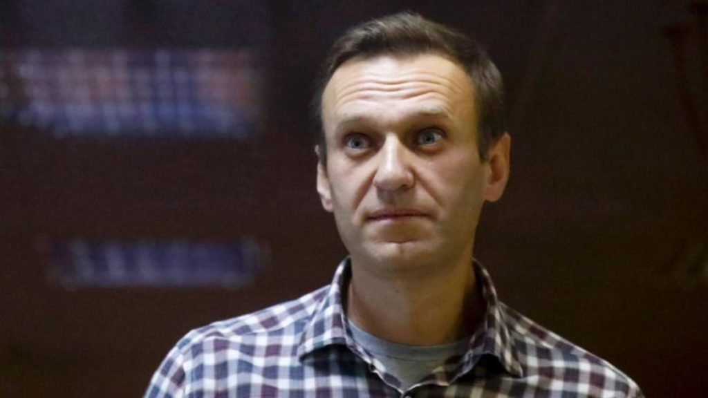 Отовсюду обо всем: Навальный прекращает голодовку
