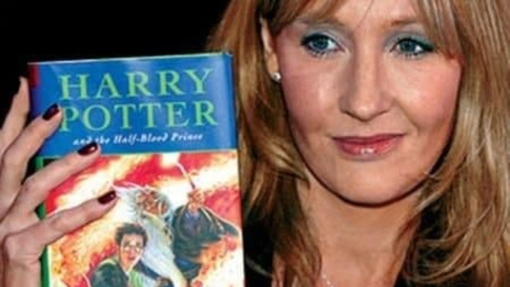 Досуг: Джоан Роулинг и Гарри Поттера запретили из-за трансгендеров