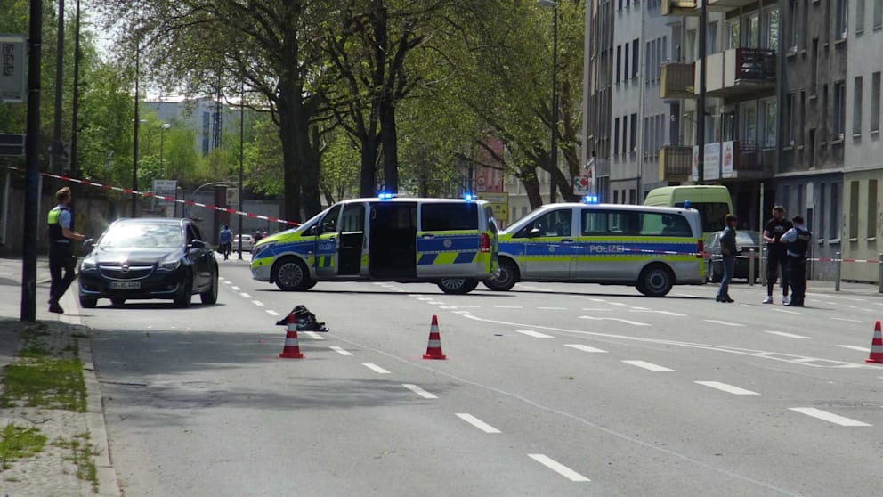 Происшествия: Стрельба в Дортмунде: мужчина угрожал пистолетом семьям на детской площадке
