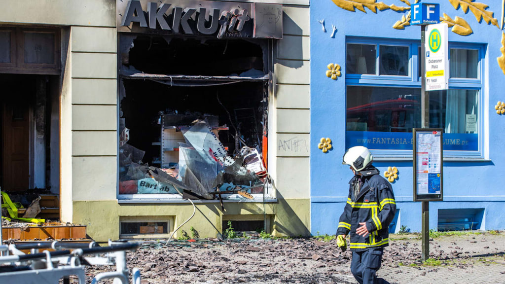 Происшествия: Дом на грани обрушения: в Ростоке по вине сотрудника взорвался магазин