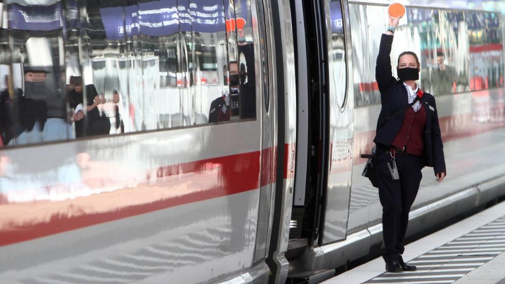 Общество: Трудности с покупкой билетов: Deutsche Bahn создает проблемы немецким пенсионерам