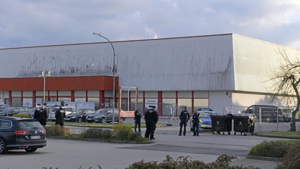 Происшествия: В Баварии разыскивают «подрывника»: эвакуированы два центры вакцинации