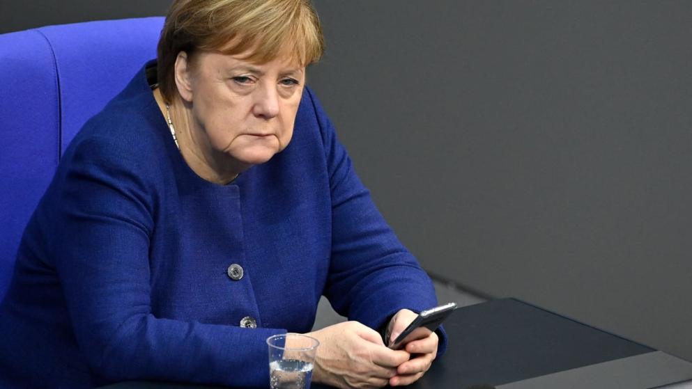 Политика: Политический скандал: мобильный телефон Ангелы Меркель прослушивали