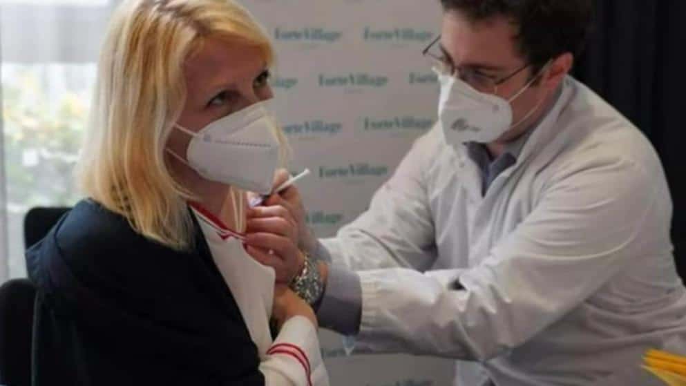 Происшествия: Германия вакцинирует иностранных граждан, но для немцев препарата нет