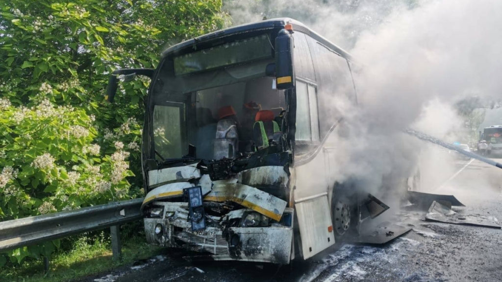 Происшествия: В России в ДТП попали автобусы с детьми, много пострадавших