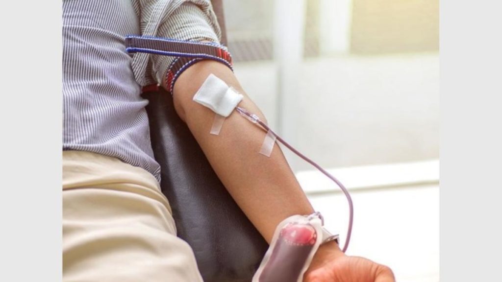 Общество: С осени гомосексуалистам разрешат сдавать донорскую кровь
